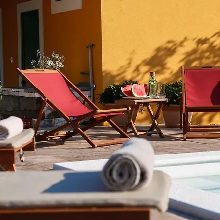 Mobile Homes Dvor * Manjadvorci