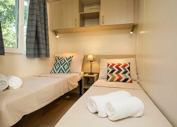 Dom wakacyjny Mobile Homes Dvor *