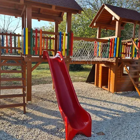 Ferienhaus Mobile Homes Dvor Manjadvorci