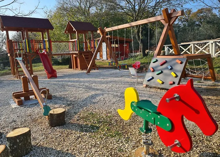 Nyaraló Mobile Homes Dvor Manjadvorci