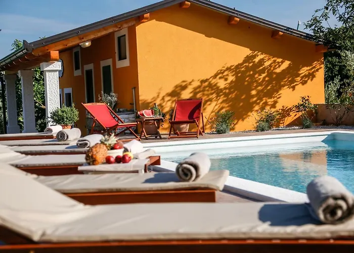 Mobile Homes Dvor Feriehus Manjadvorci