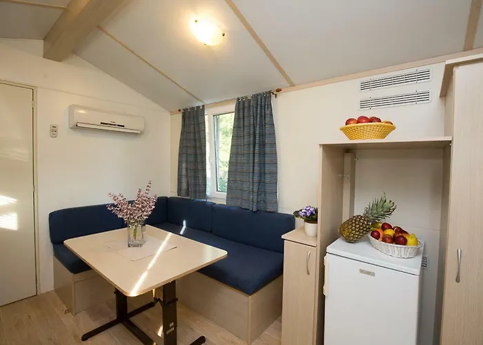 Nyaraló Mobile Homes Dvor *